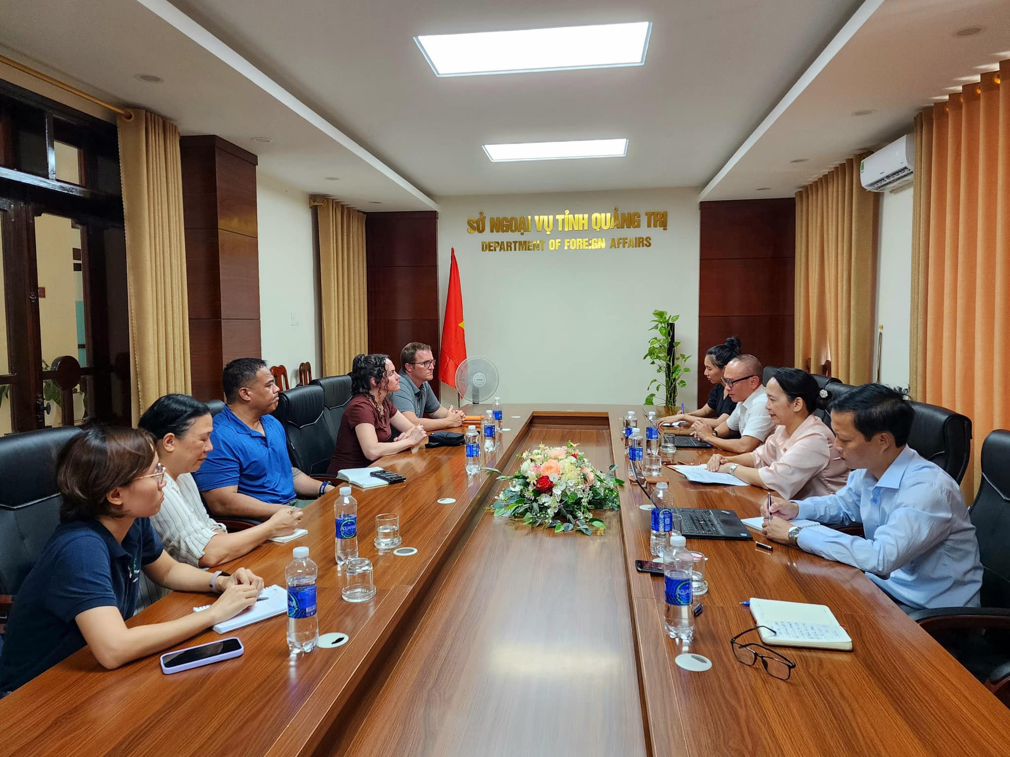 Quang Tri Department of Foreign Affairs welcomed and worked with the delegation of the US Office of Defense Cooperation (ODC)
