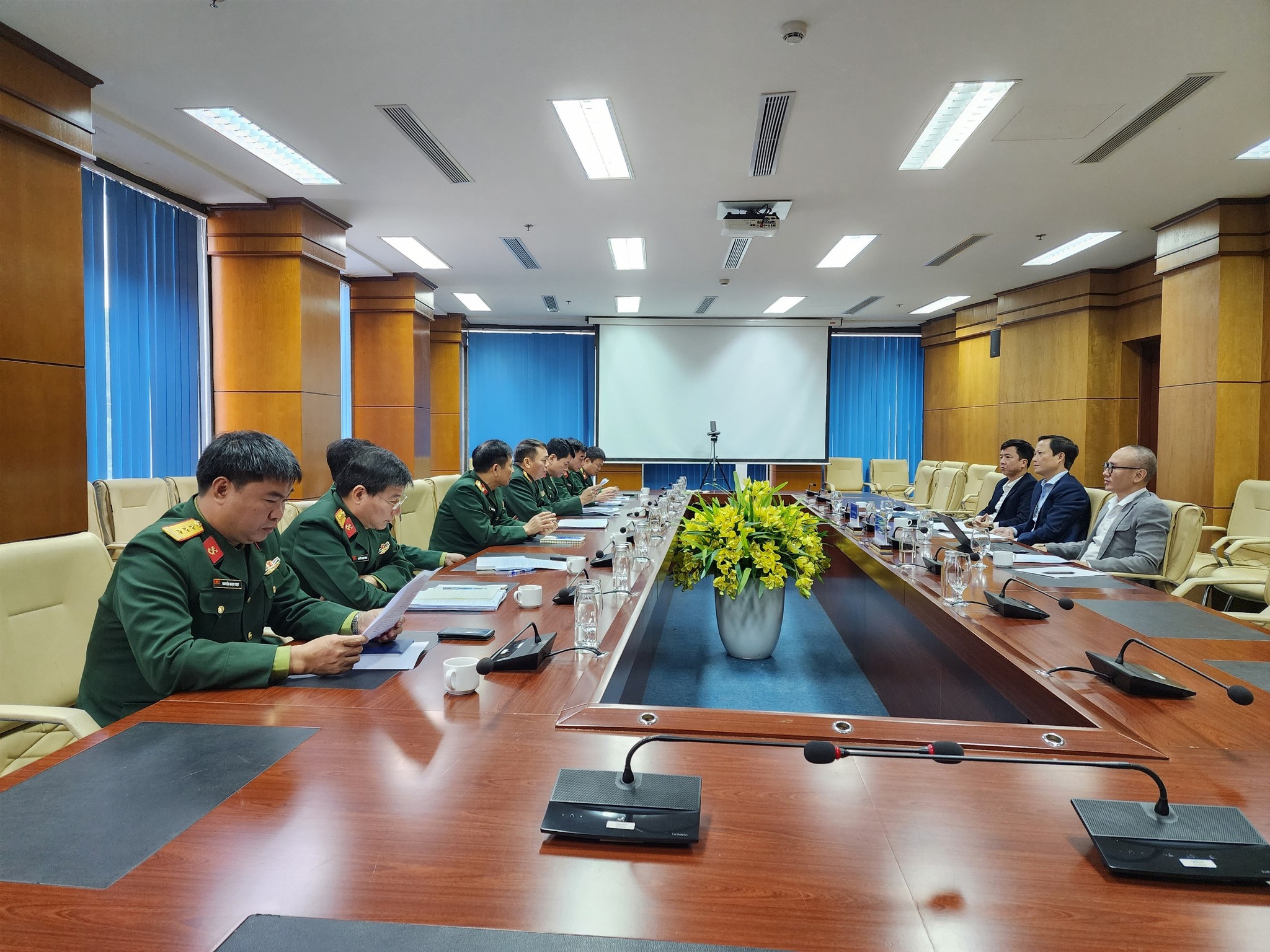 QTMAC had a visit and worked with the Vietnam National Mine Action Center (VNMAC)