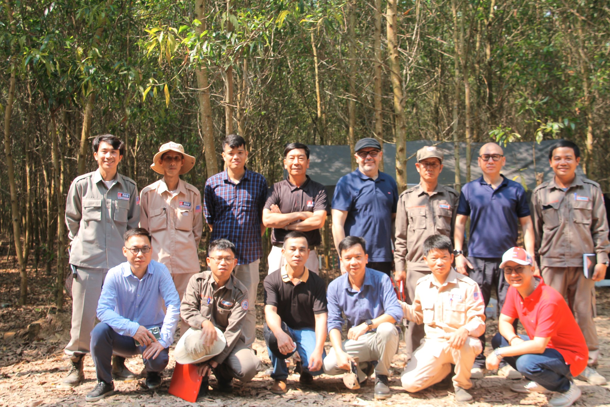 Trung tâm Hành động bom mìn Quốc gia Việt Nam (VNMAC) thăm, làm việc và chia sẻ kinh nghiệm với QTMAC